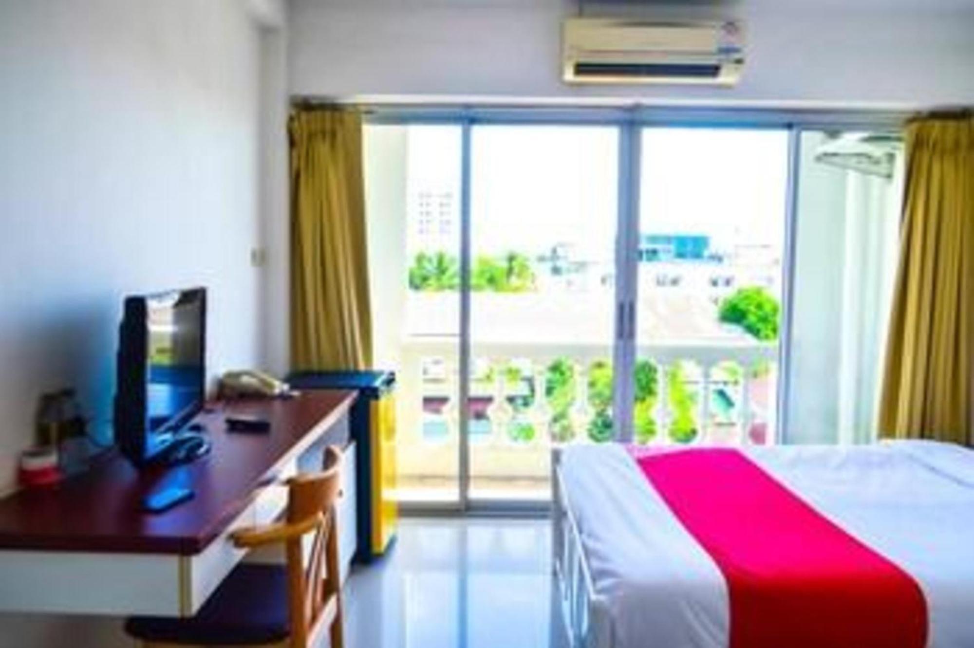 Oyo 498 Ladawan Hotel